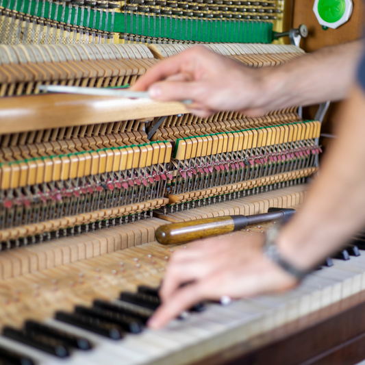 Should A Piano Be Tuned To A440hz Or A442hz? 