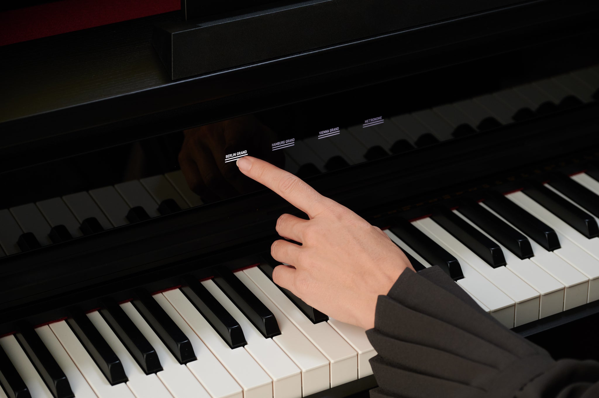 Casio Celviano AP750 Home Digital Piano with FREE Sennheiser HP-560 Headphones worth £179