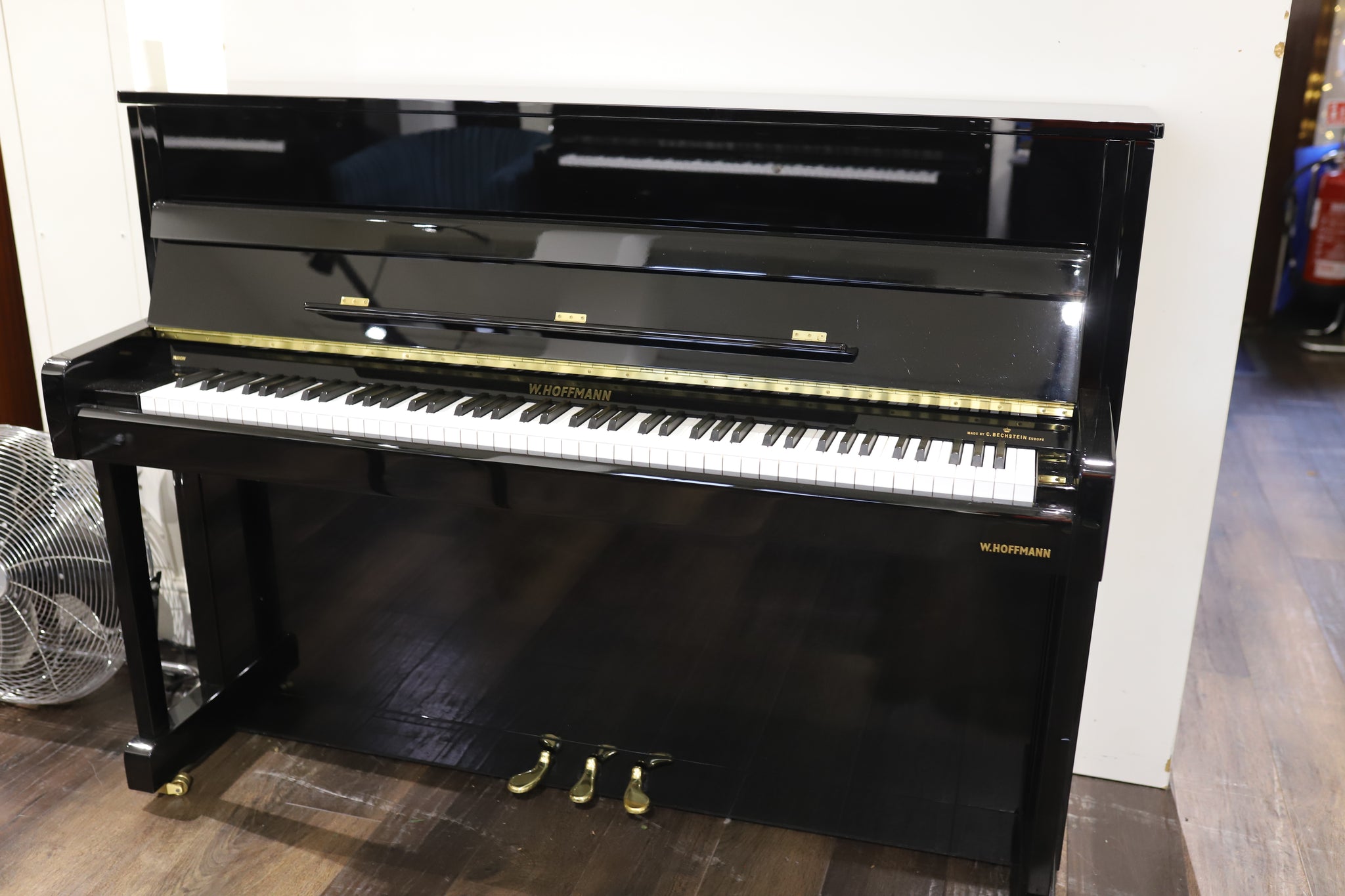 W.Hoffmann Vision V112 Polished Black Upright Piano (Second Hand)
