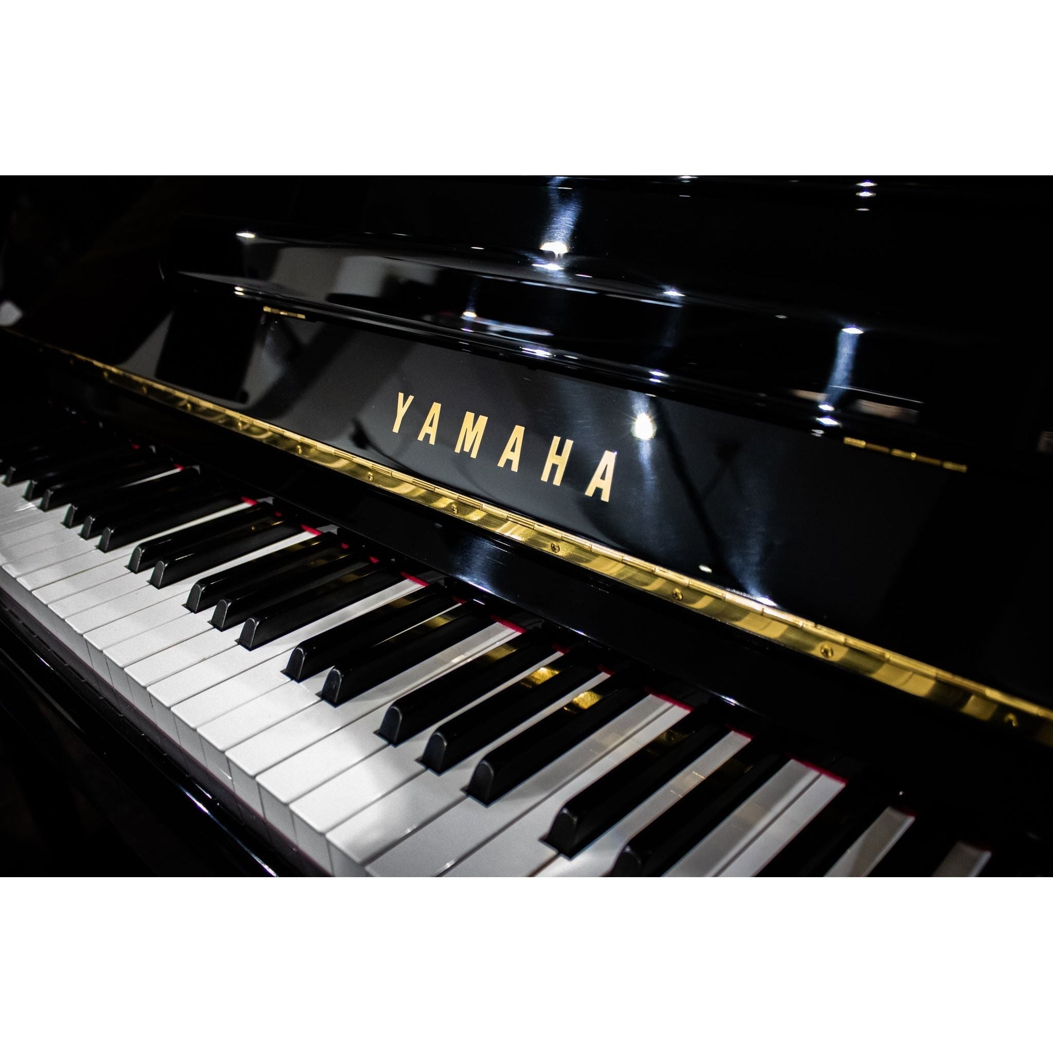 Yamaha U10A Certified Reconditioned Upright Piano Polished Black - 5236055