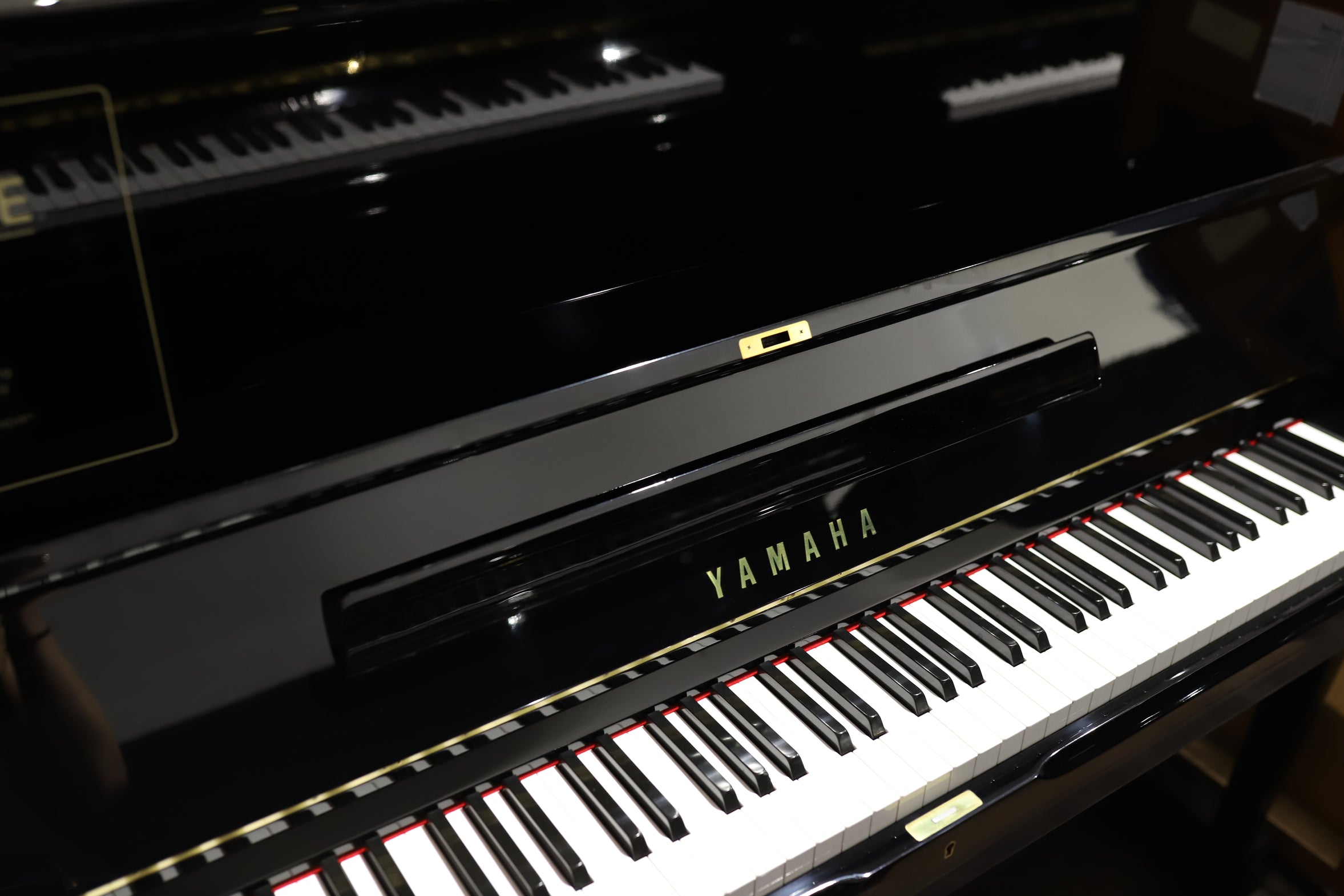 Yamaha U1H Secondhand Upright Piano (2160424), Polished Black