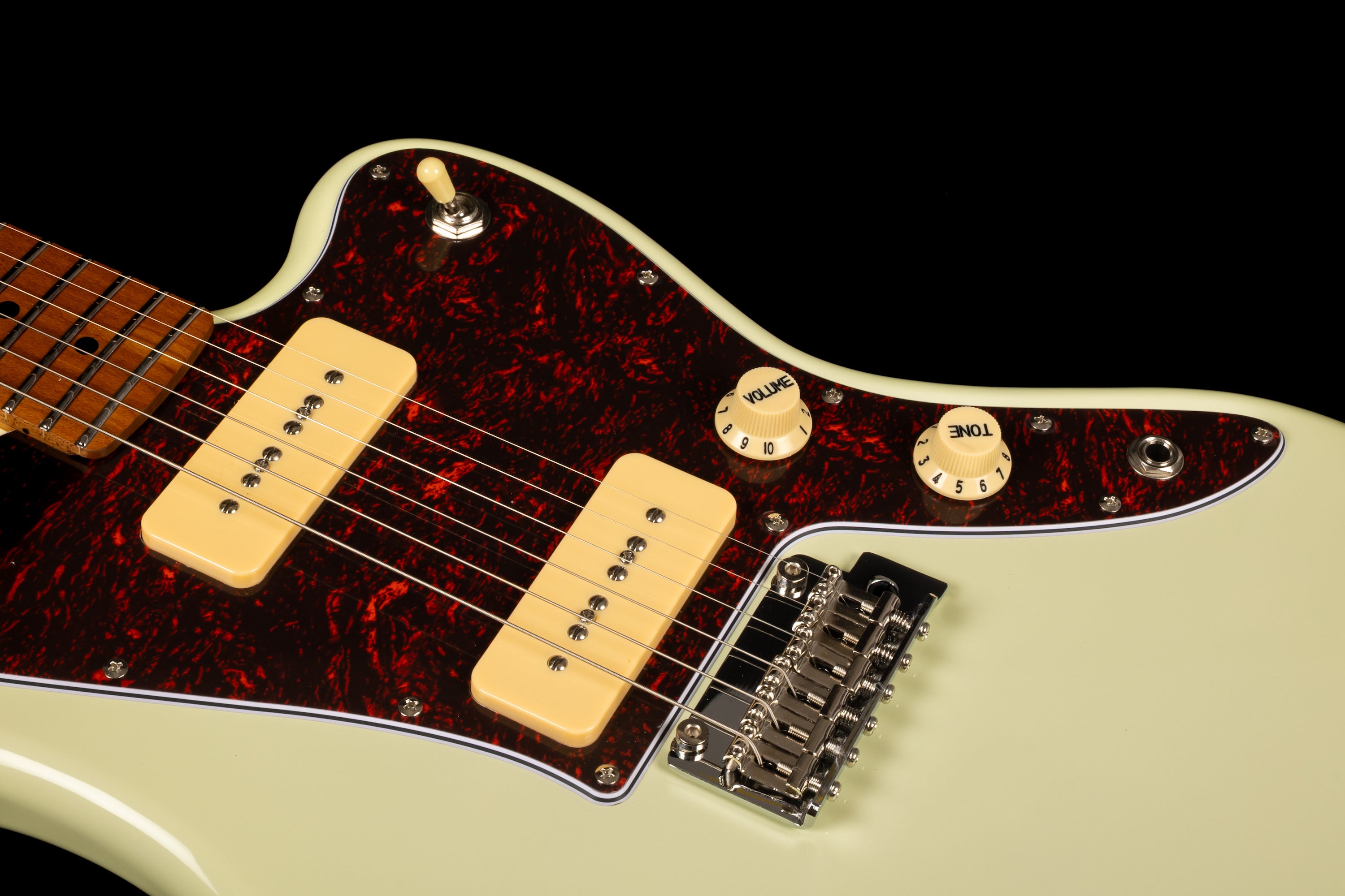 Jet JJ300 Electric Guitar, White (P90)