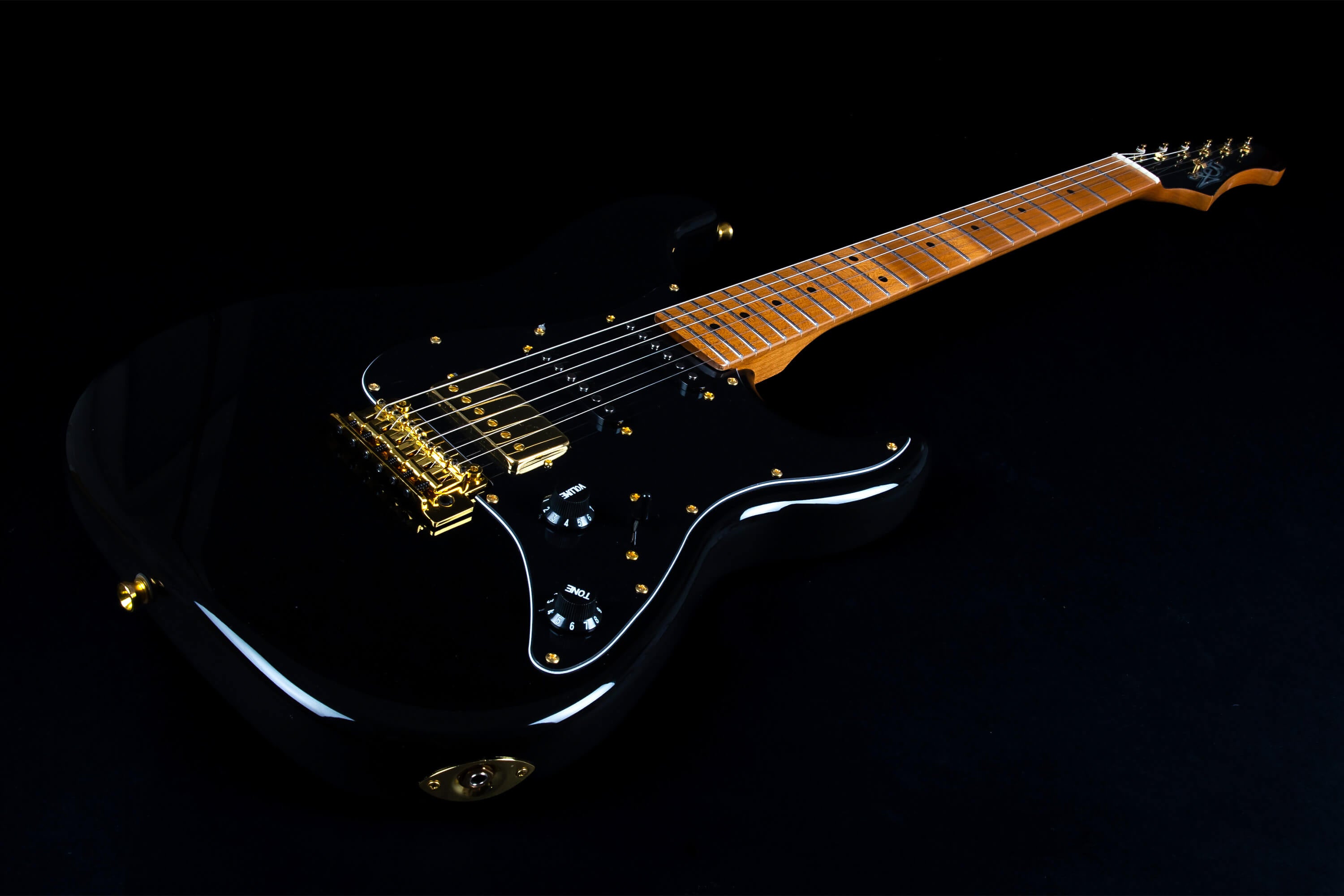 Jet JS400 Electric Guitar, Black with Gold Hardware