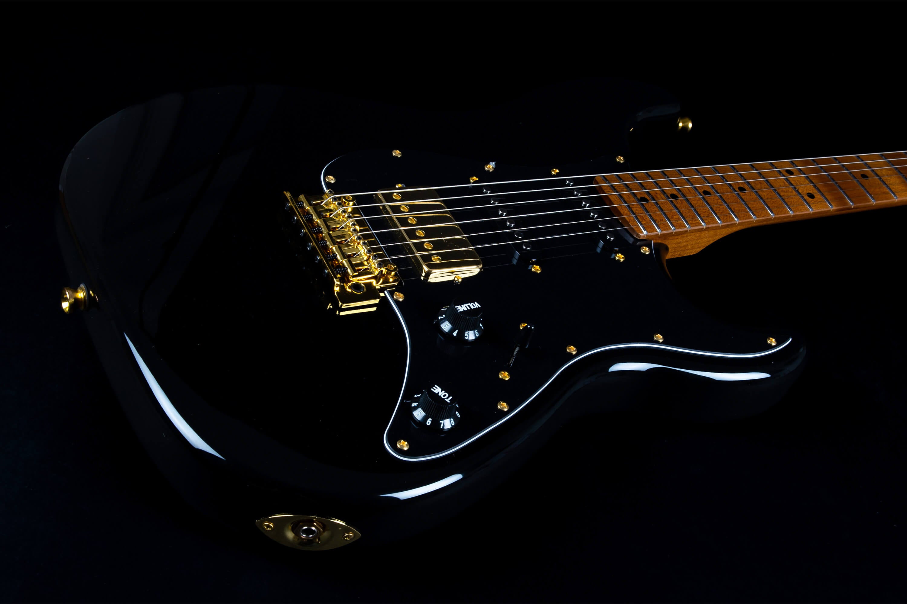 Jet JS400 Electric Guitar, Black with Gold Hardware