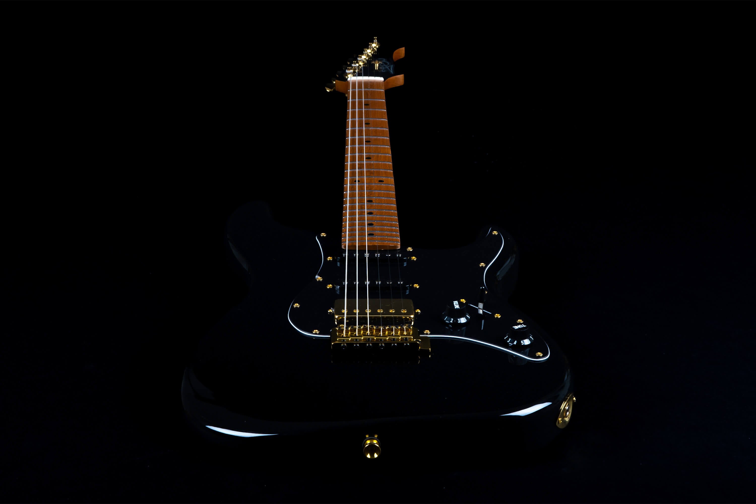 Jet JS400 Electric Guitar, Black with Gold Hardware