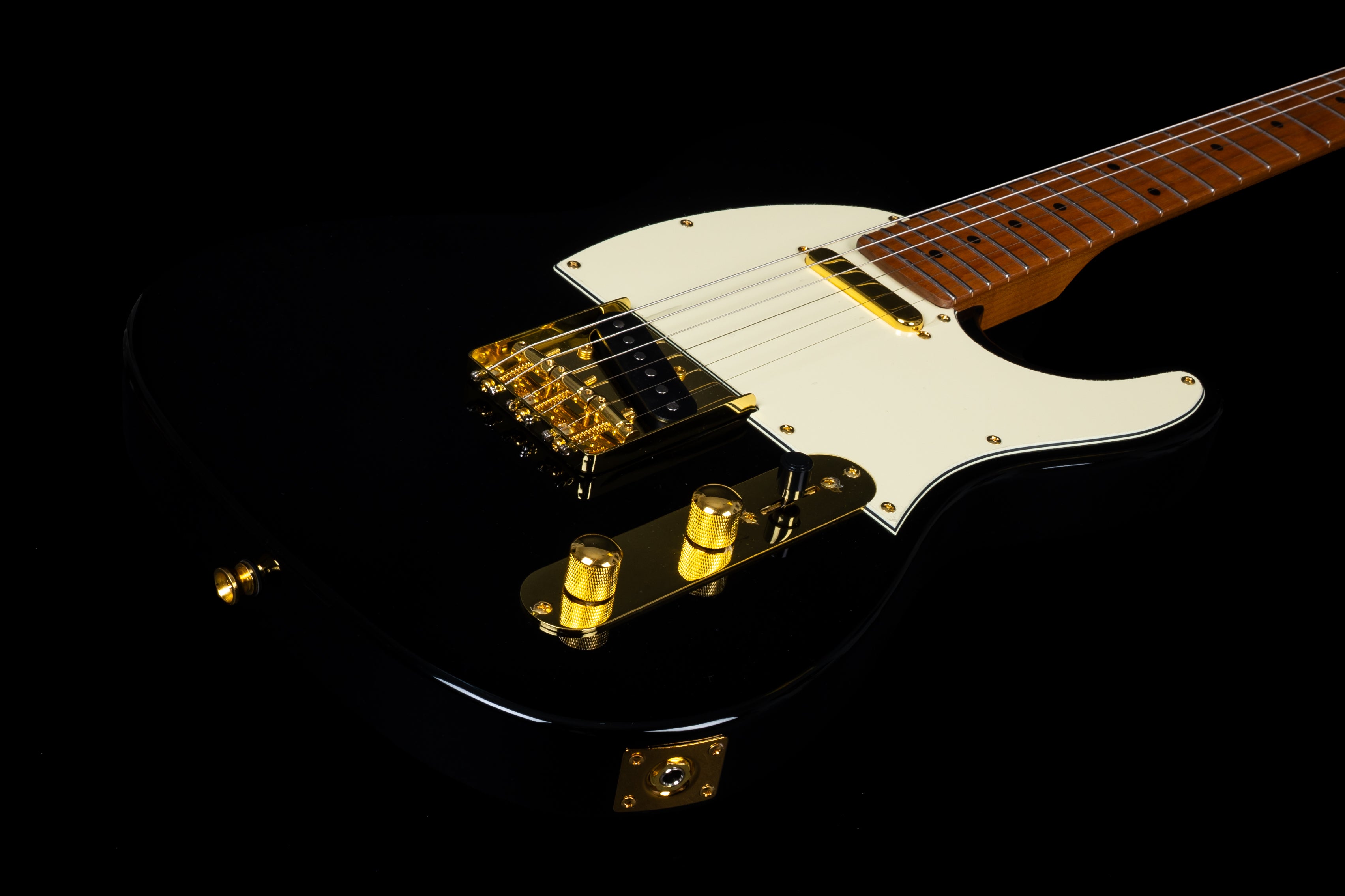 Jet JT300 Electric Guitar, Black with Gold Hardware