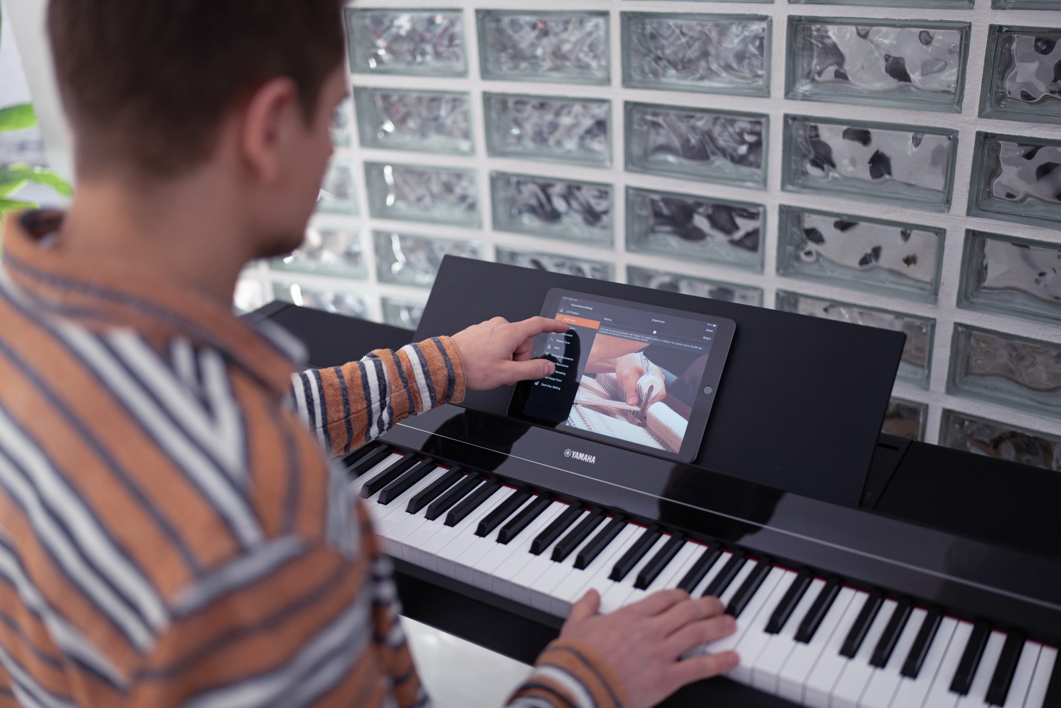 Yamaha PS500 Portable Smart Piano
