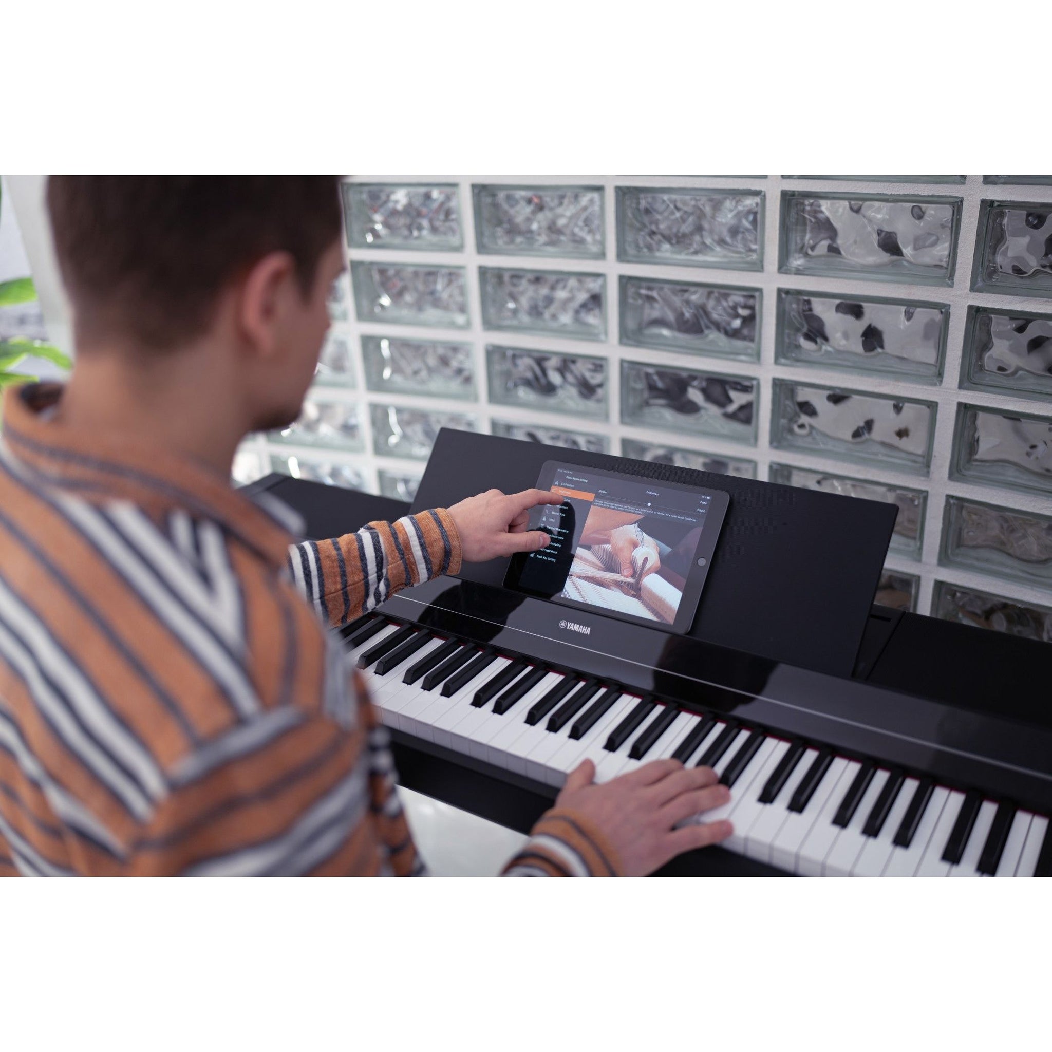 Yamaha PS500 Portable Smart Piano