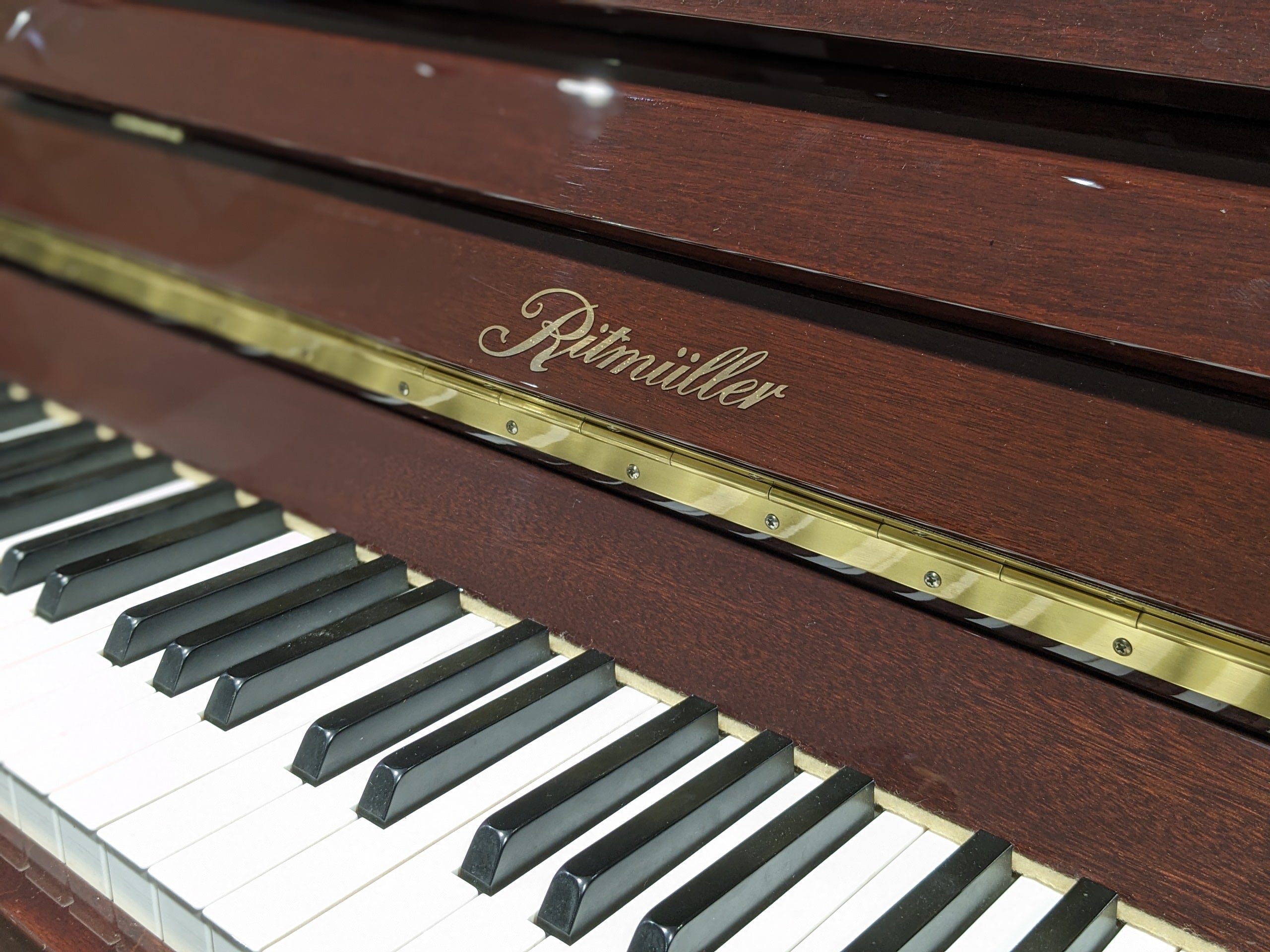 Ritmüller 123 Upright Piano- Polished Mahogany (Second Hand)