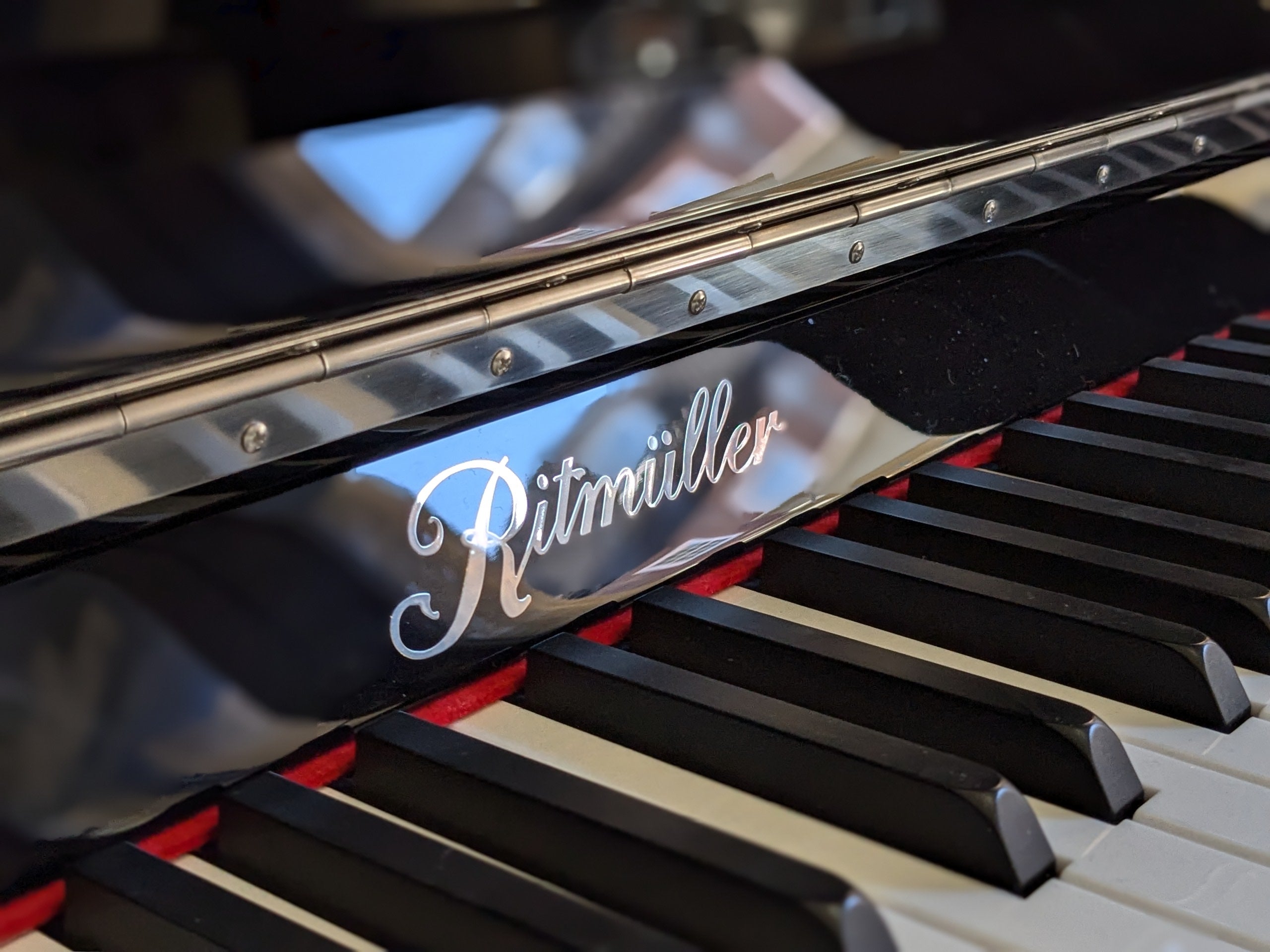 Ritmüller EU118 Upright Piano- Polished Black (Second Hand)