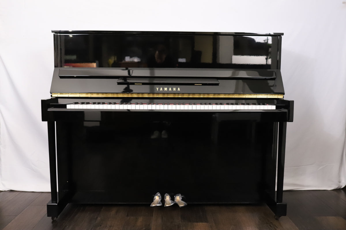 Yamaha YE121 Secondhand Upright Piano (H0136514)