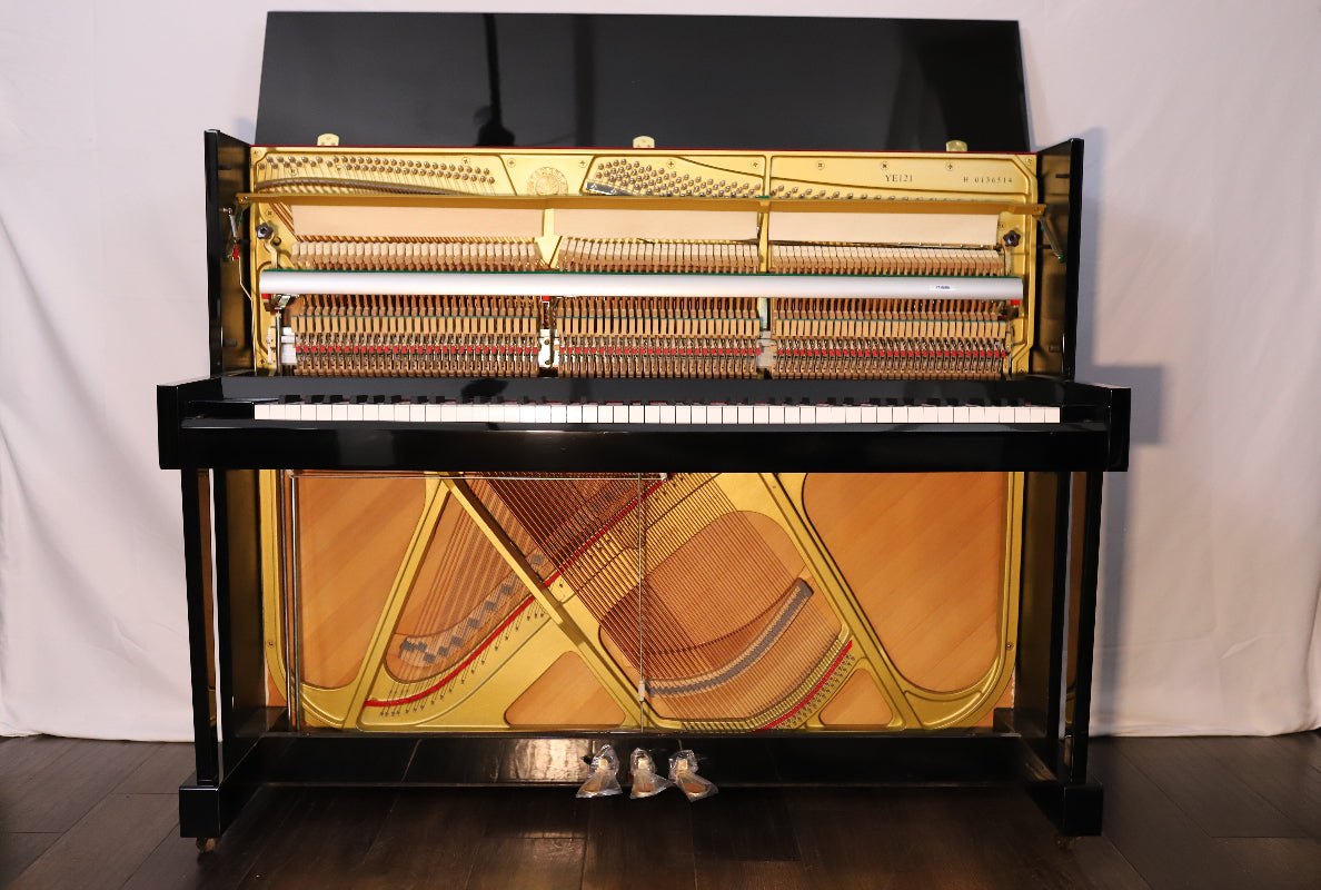 Yamaha YE121 Secondhand Upright Piano (H0136514)