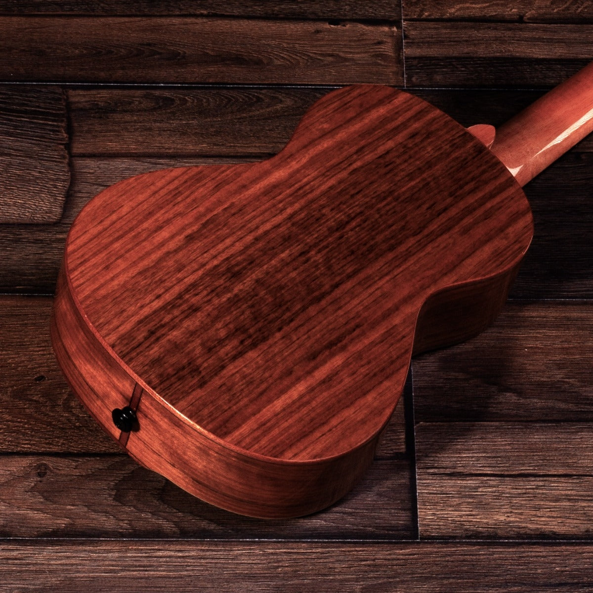 Barnes & Mullins BMUK5T Tenor Walnut Ukulele