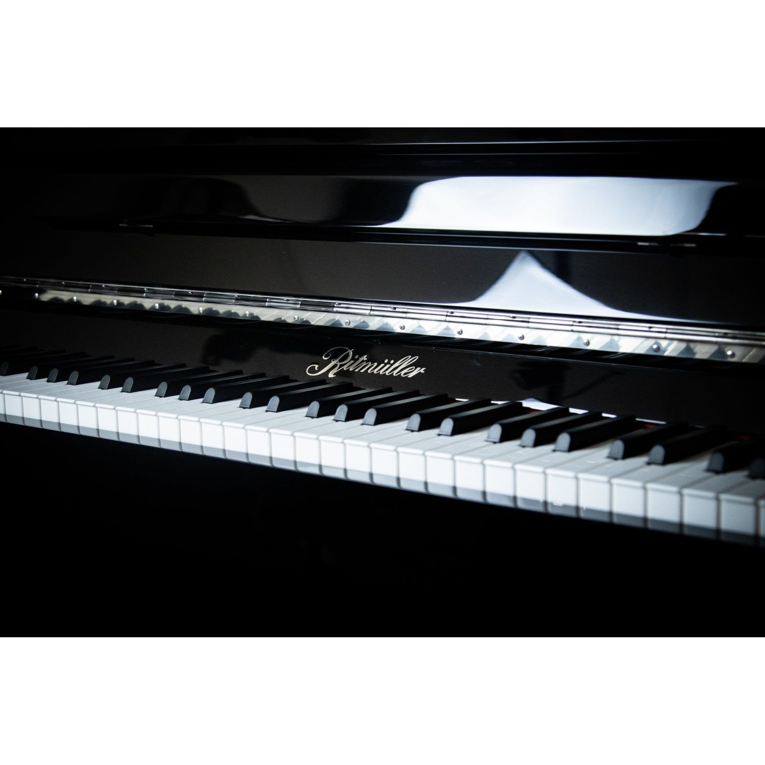 Ritmüller EU118 Upright Piano